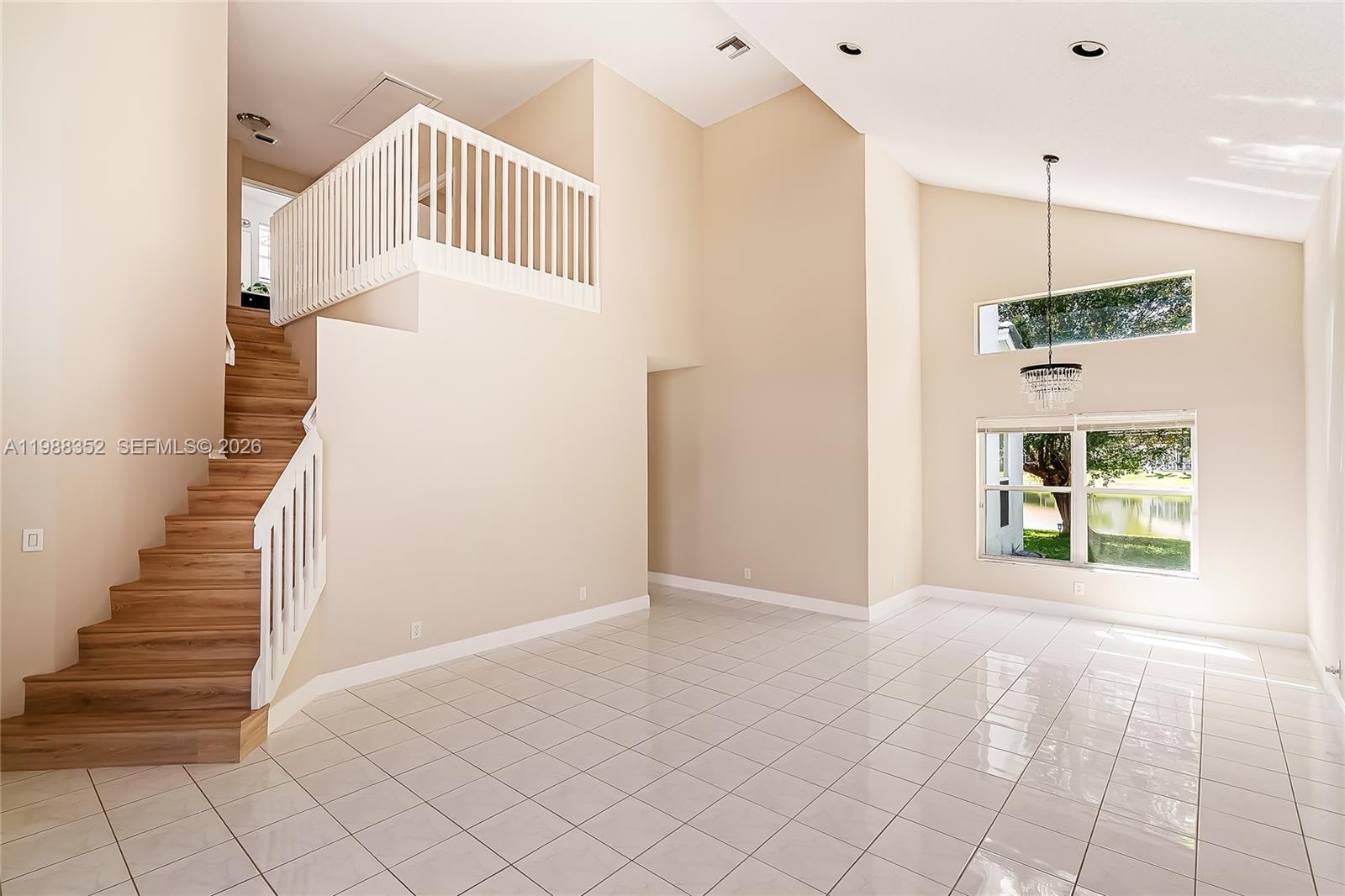 Lake CHARLESTON SHORES - Residential