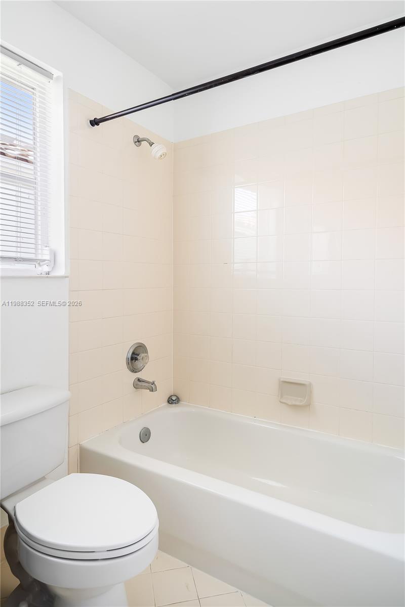 Lake CHARLESTON SHORES - Residential