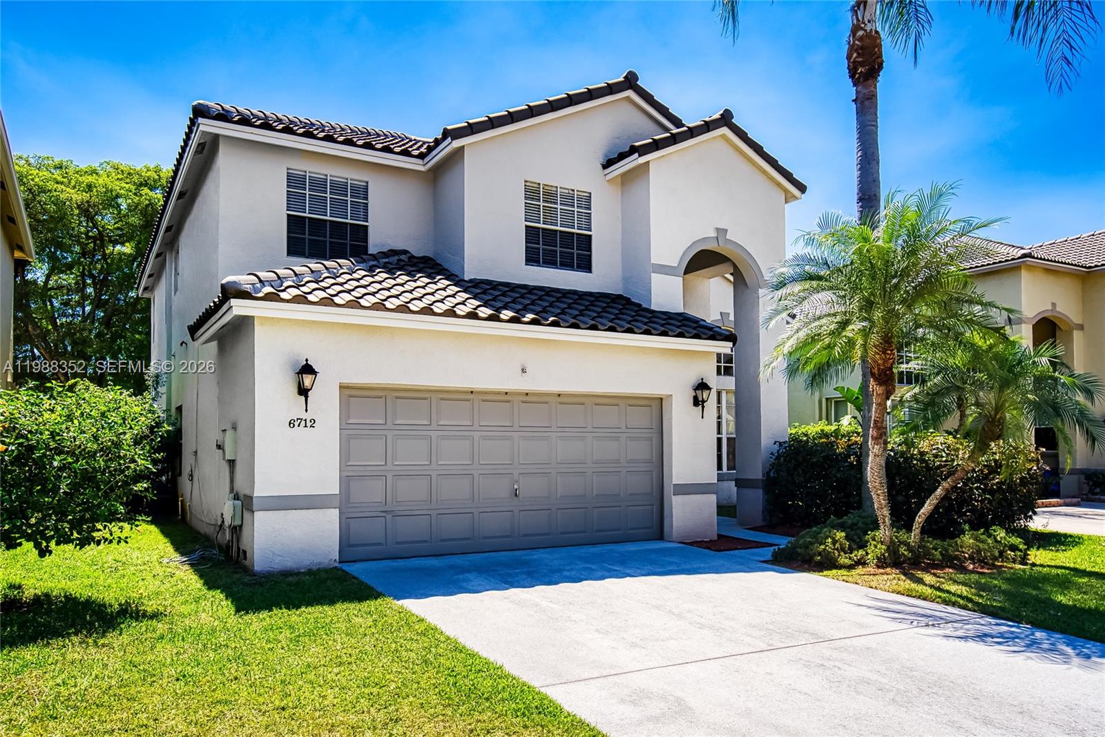 Lake CHARLESTON SHORES - Residential