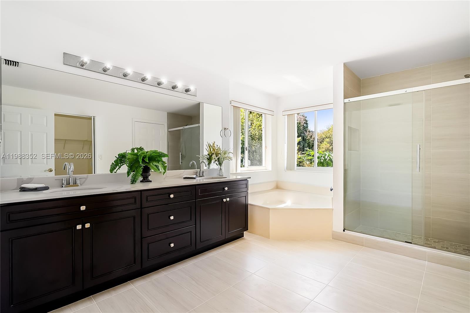 Lake CHARLESTON SHORES - Residential