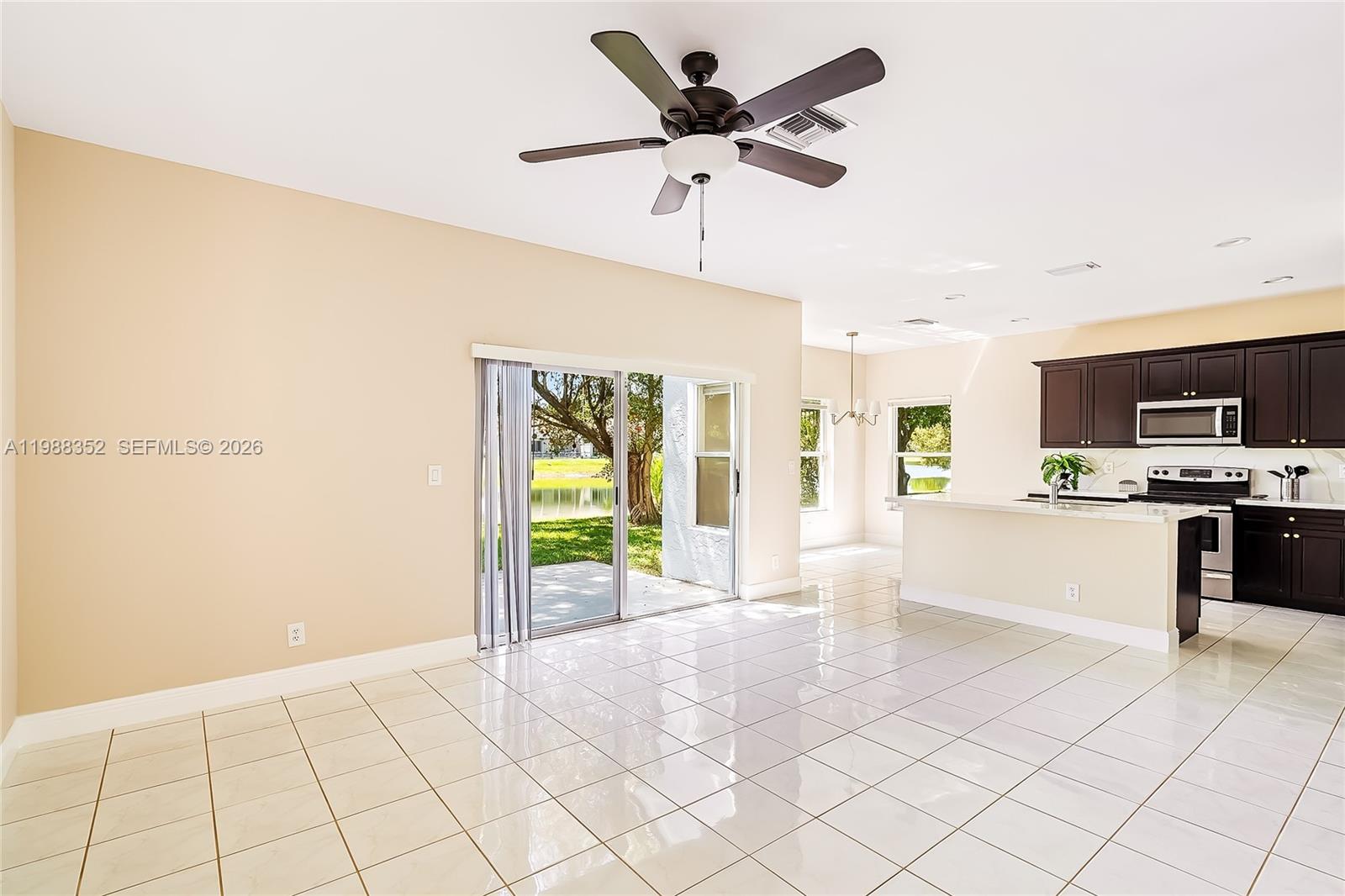 Lake CHARLESTON SHORES - Residential