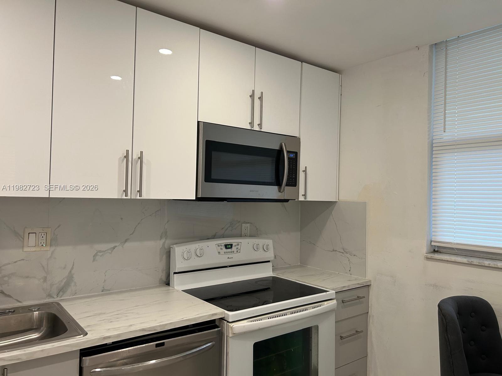 CONDOMINIUM 5 OF ENVIRON - Residential