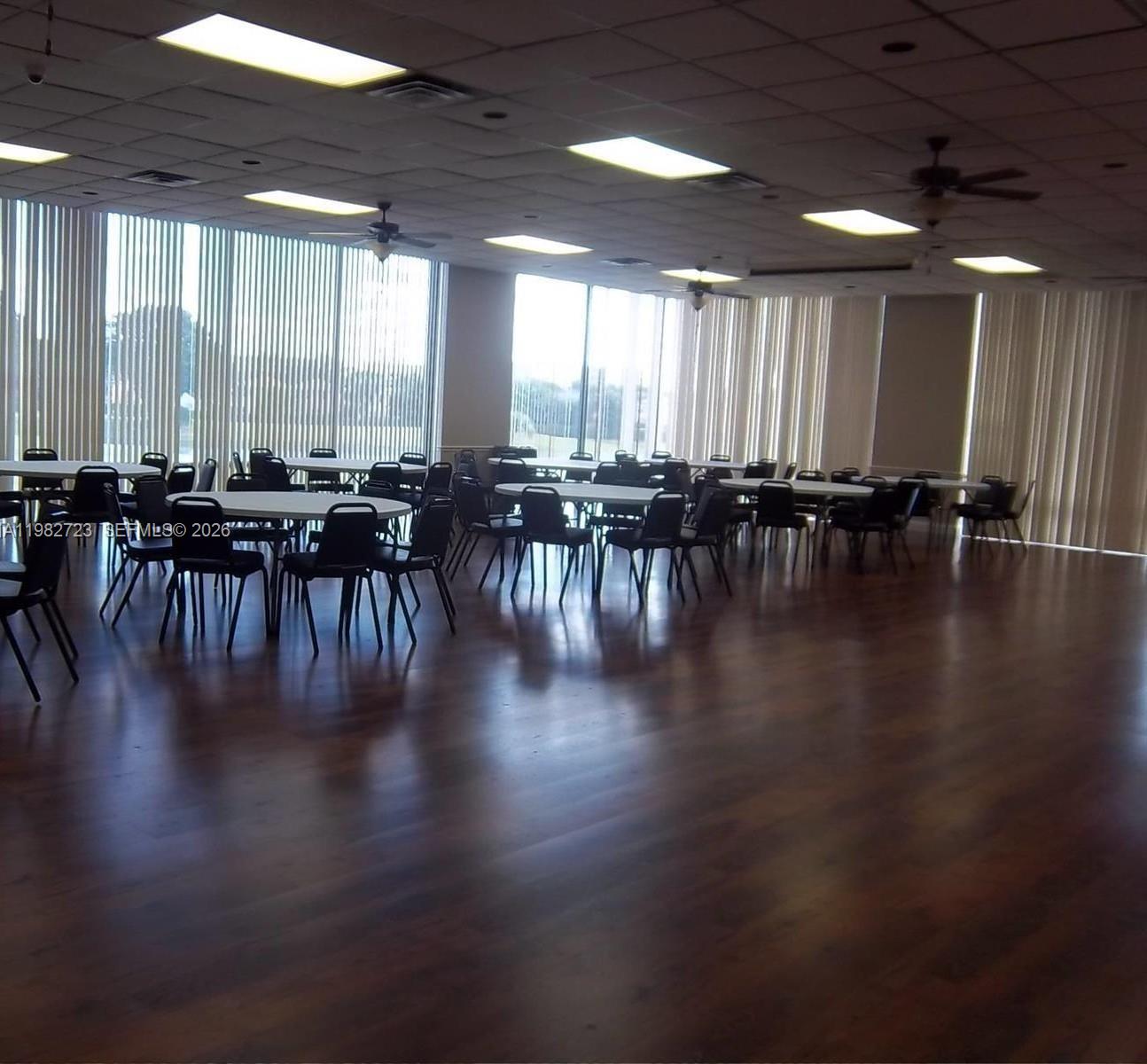 CONDOMINIUM 5 OF ENVIRON - Residential