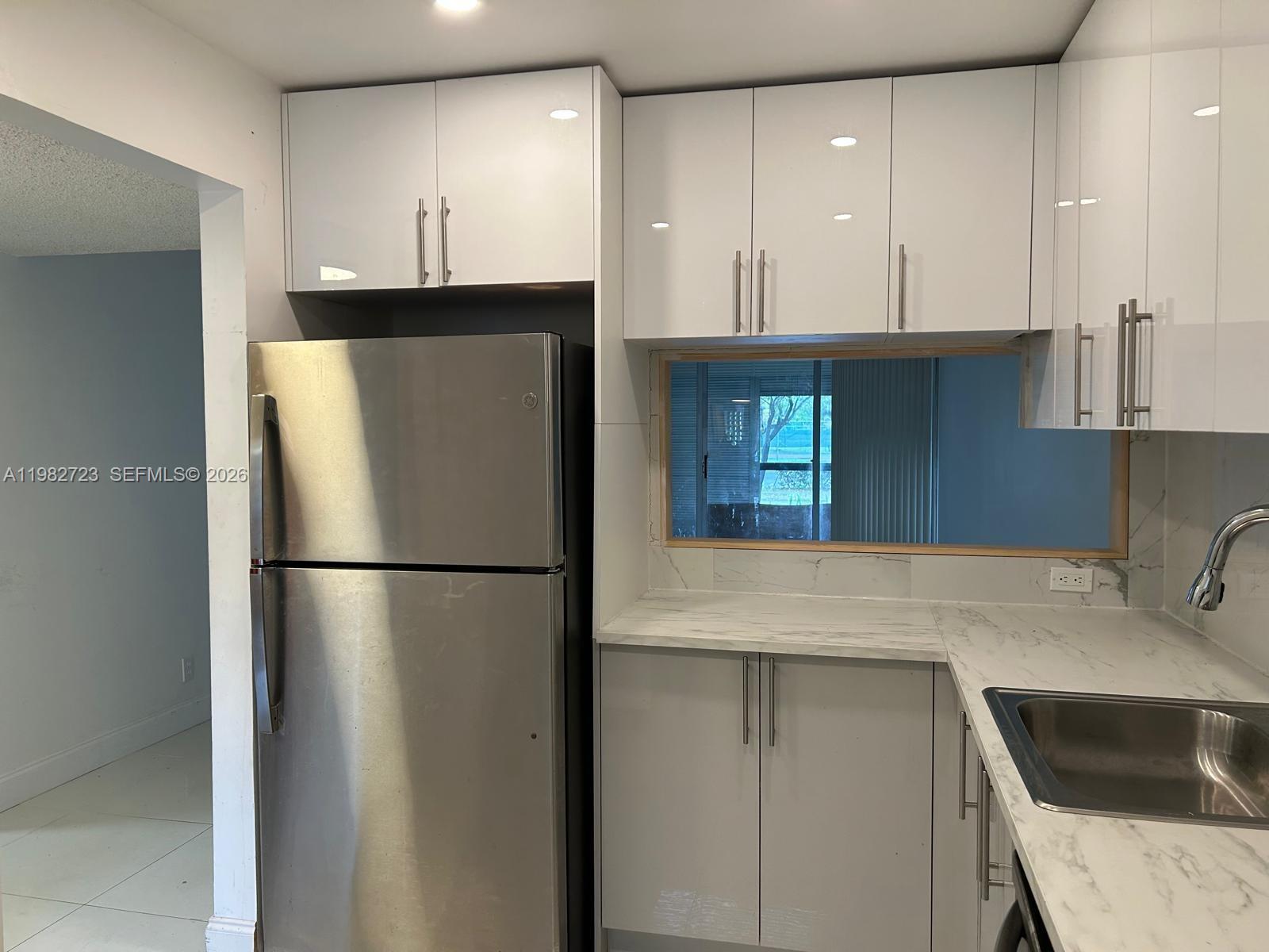 CONDOMINIUM 5 OF ENVIRON - Residential