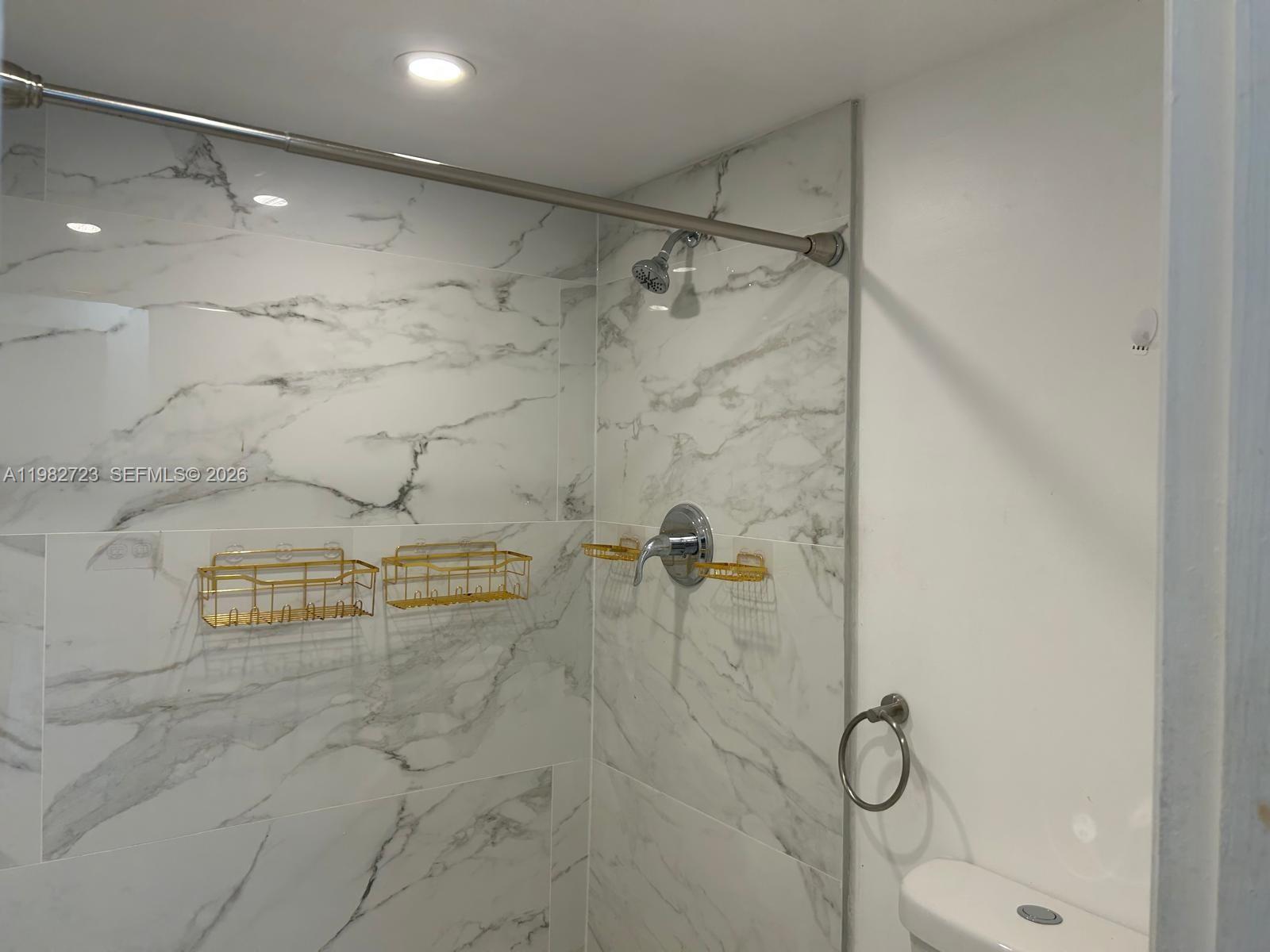 CONDOMINIUM 5 OF ENVIRON - Residential