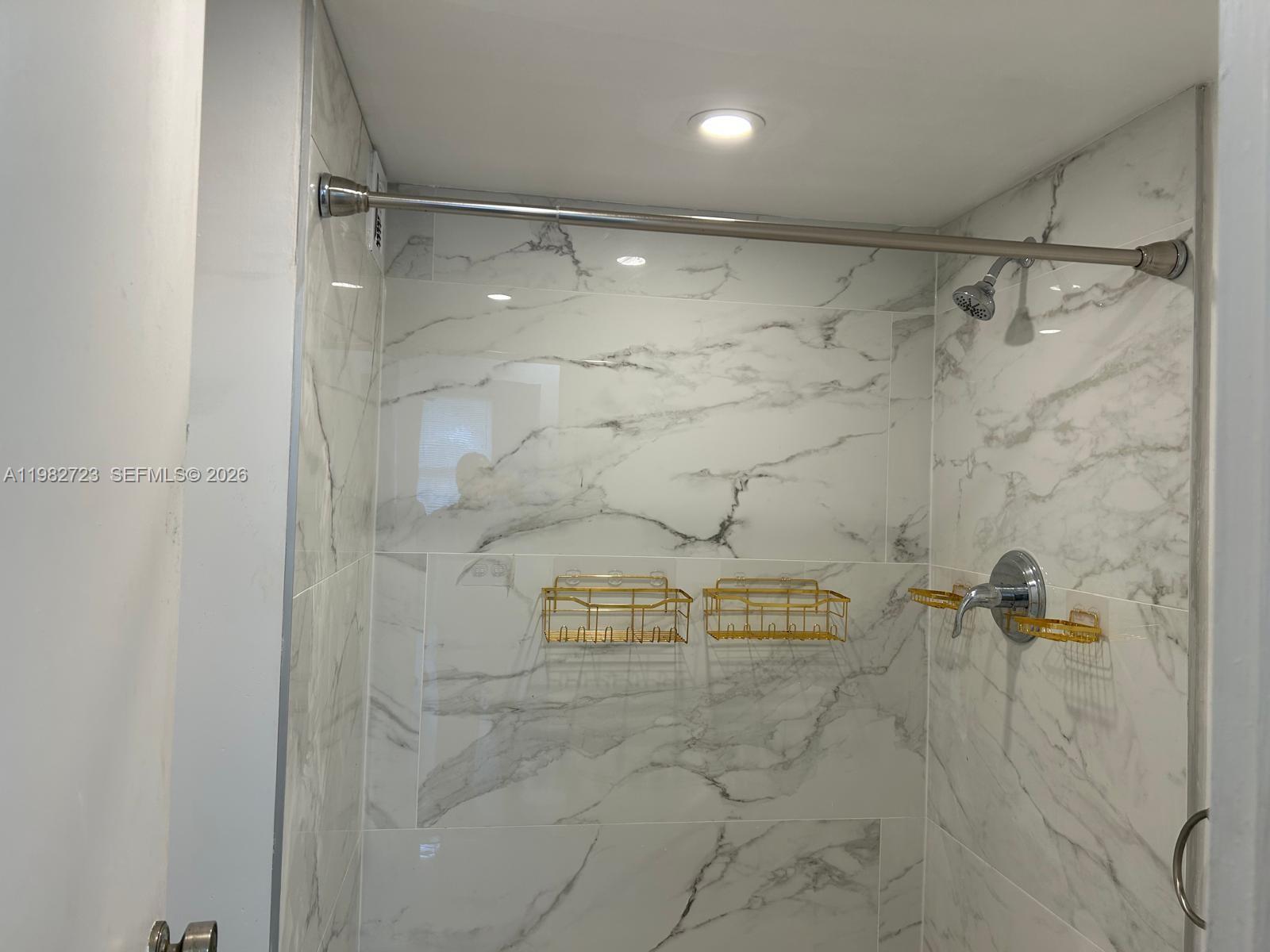 CONDOMINIUM 5 OF ENVIRON - Residential