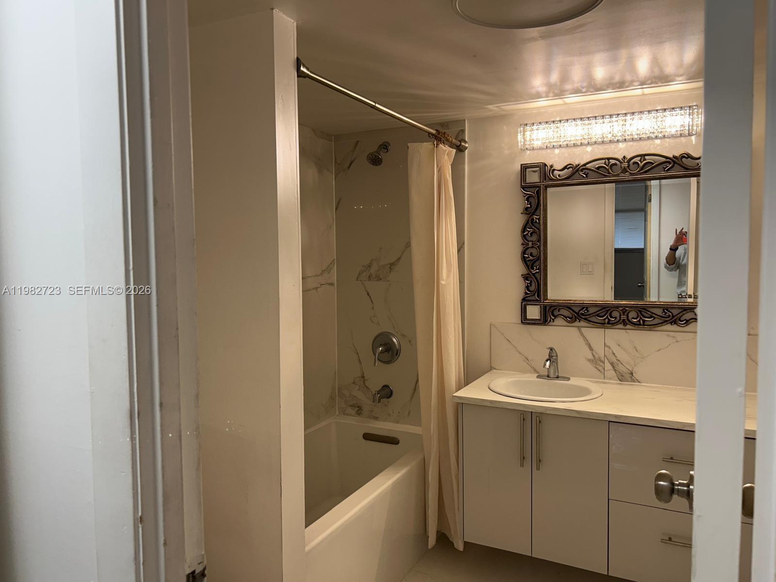 CONDOMINIUM 5 OF ENVIRON - Residential