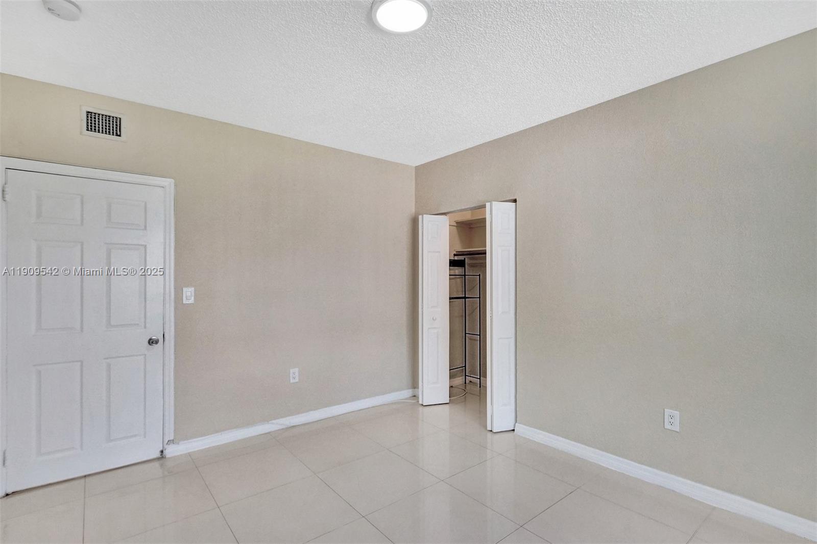 MARSEILLES CONDO - Residential Lease