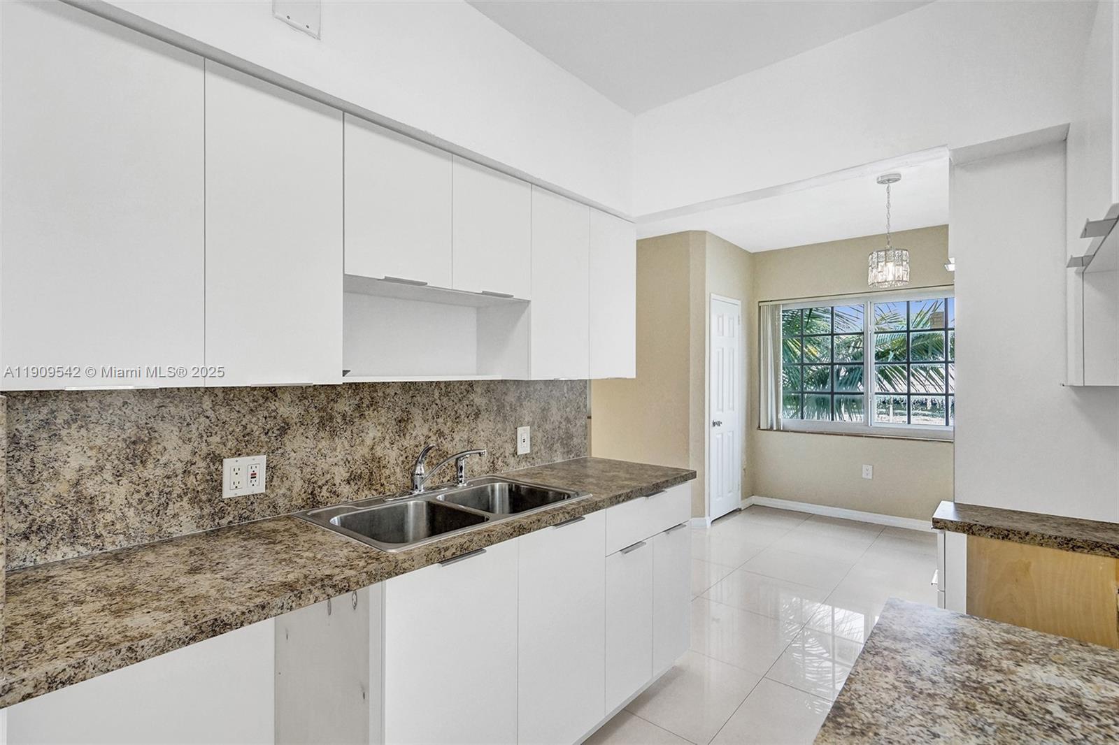 MARSEILLES CONDO - Residential Lease