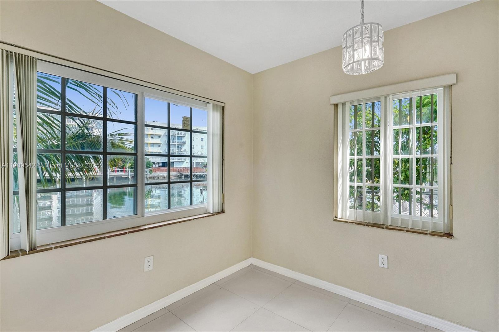 MARSEILLES CONDO - Residential Lease