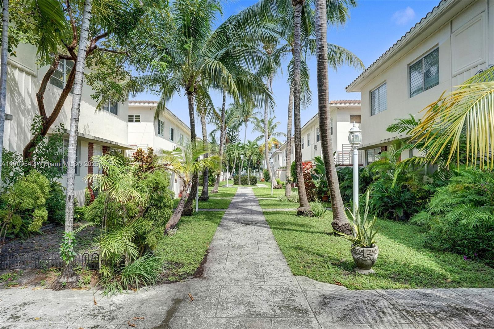 MARSEILLES CONDO - Residential Lease