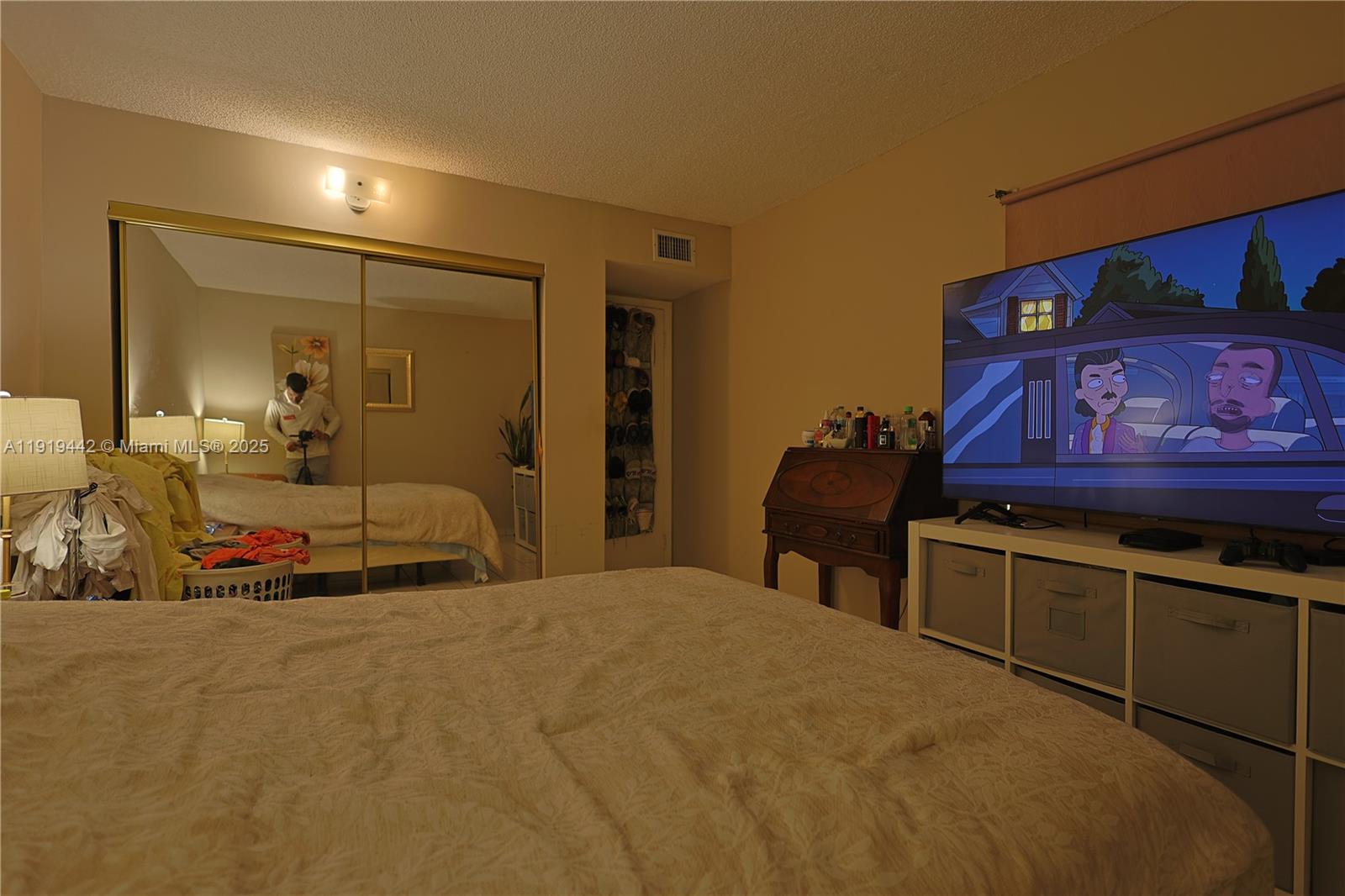 SOUTH WINDS CONDO - Residential