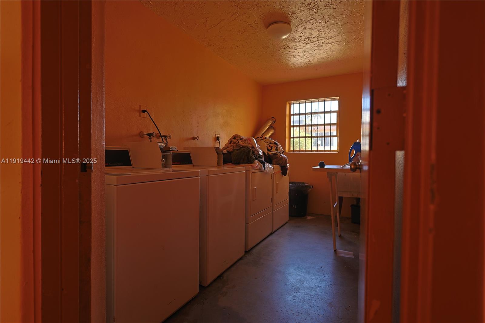 SOUTH WINDS CONDO - Residential