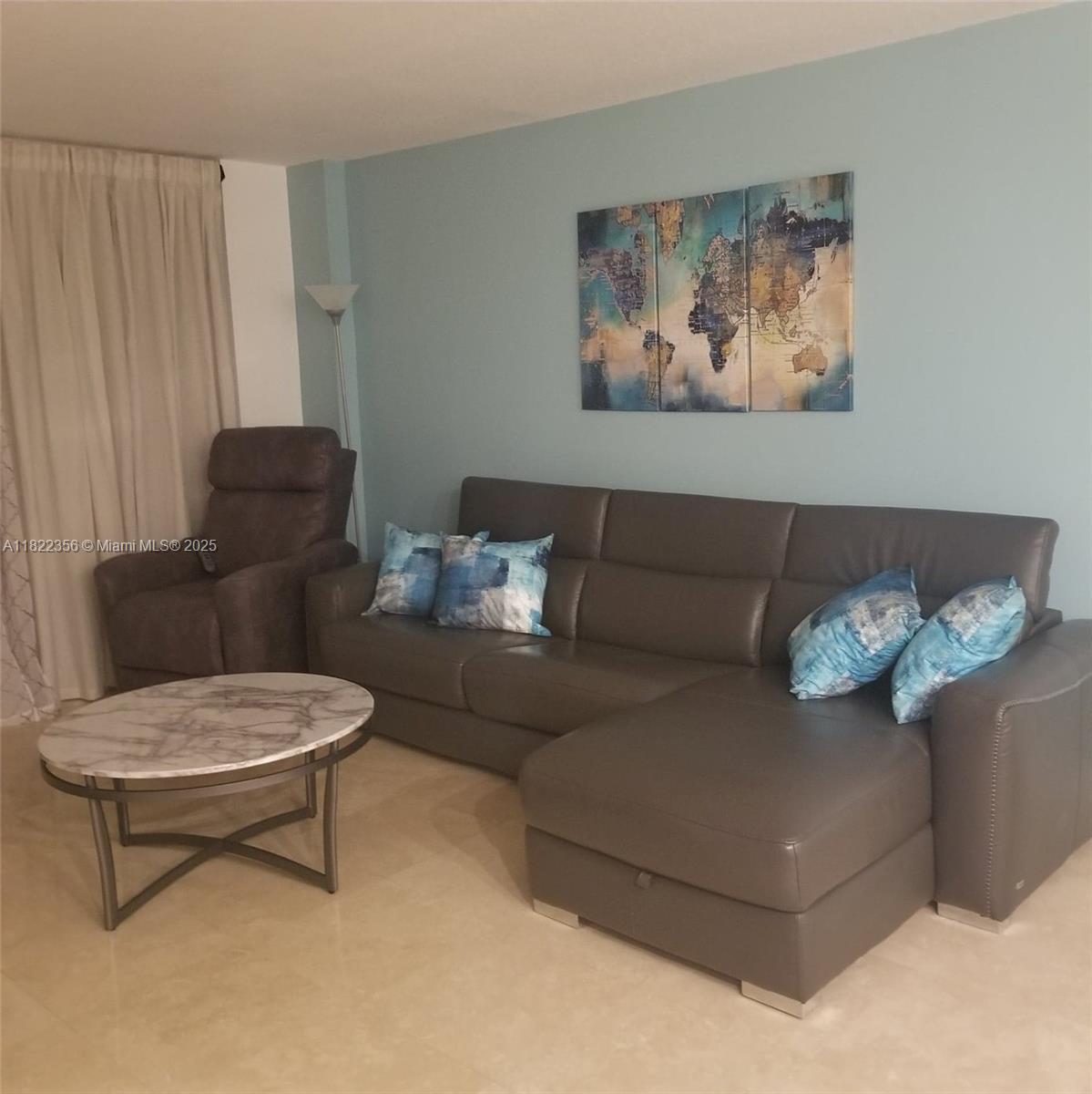 THE COLLINS CONDO - Residential Lease