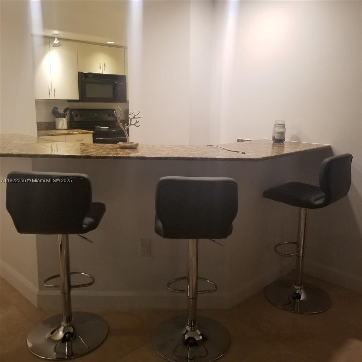 THE COLLINS CONDO - Residential Lease