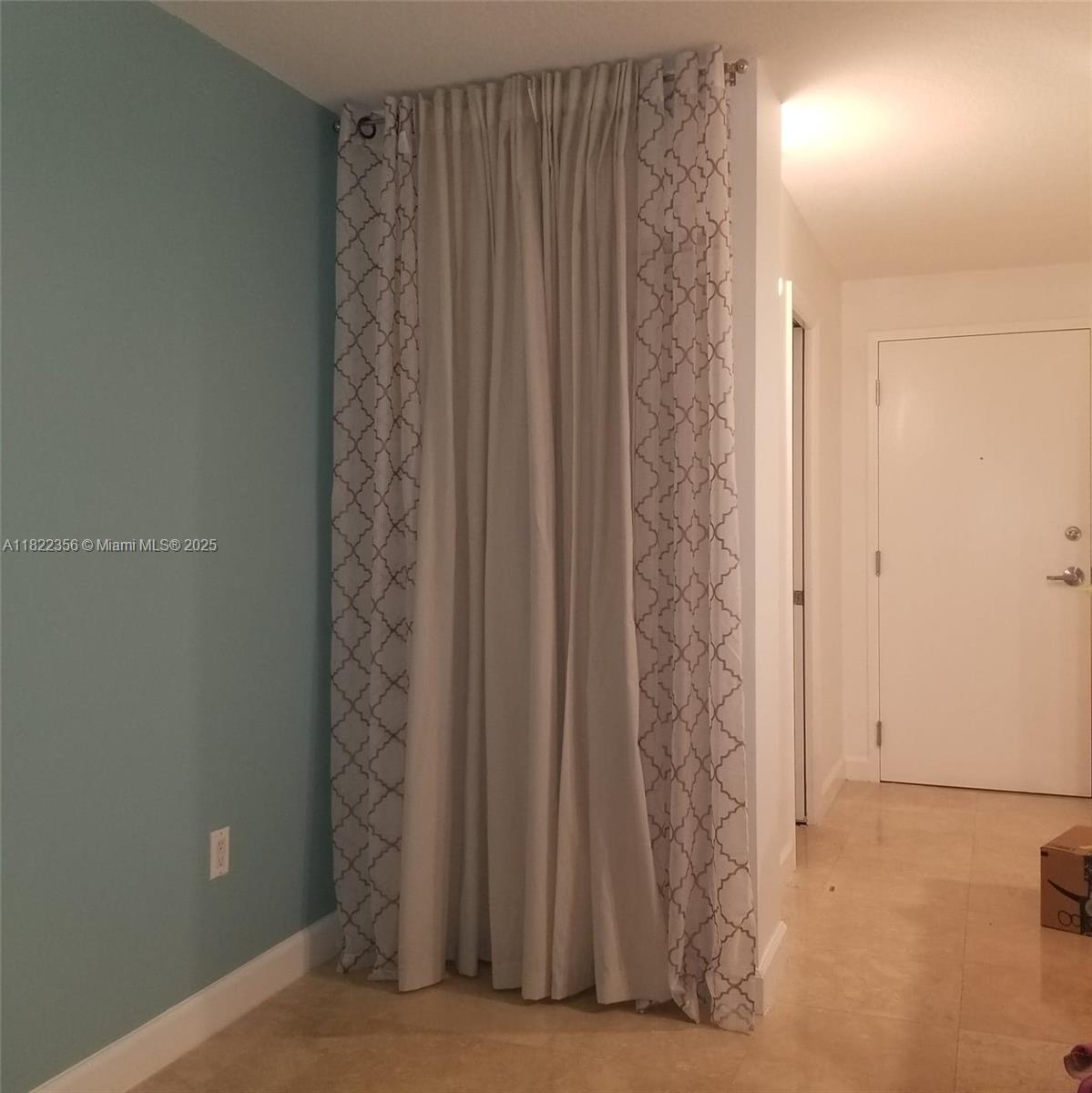 THE COLLINS CONDO - Residential Lease