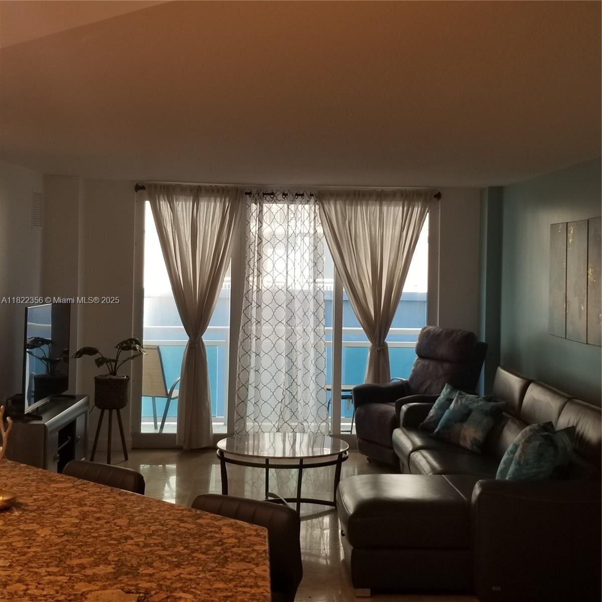 6917 Collins Ave 408, Miami Beach, Miami-Dade County, Florida - 1 Bedrooms  
2 Bathrooms - 