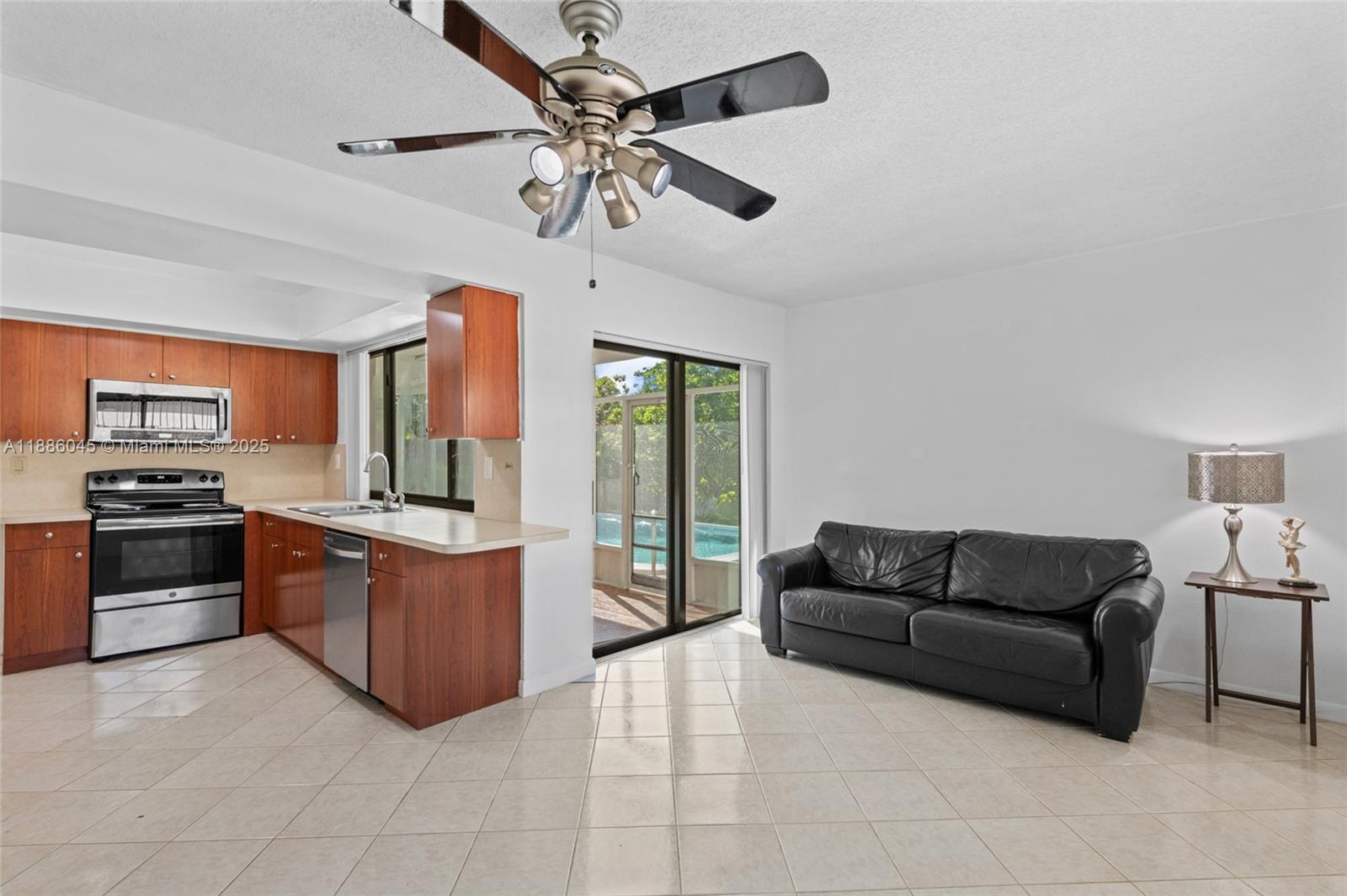 SUNRISE GOLF VILLAGE FIRS - Residential