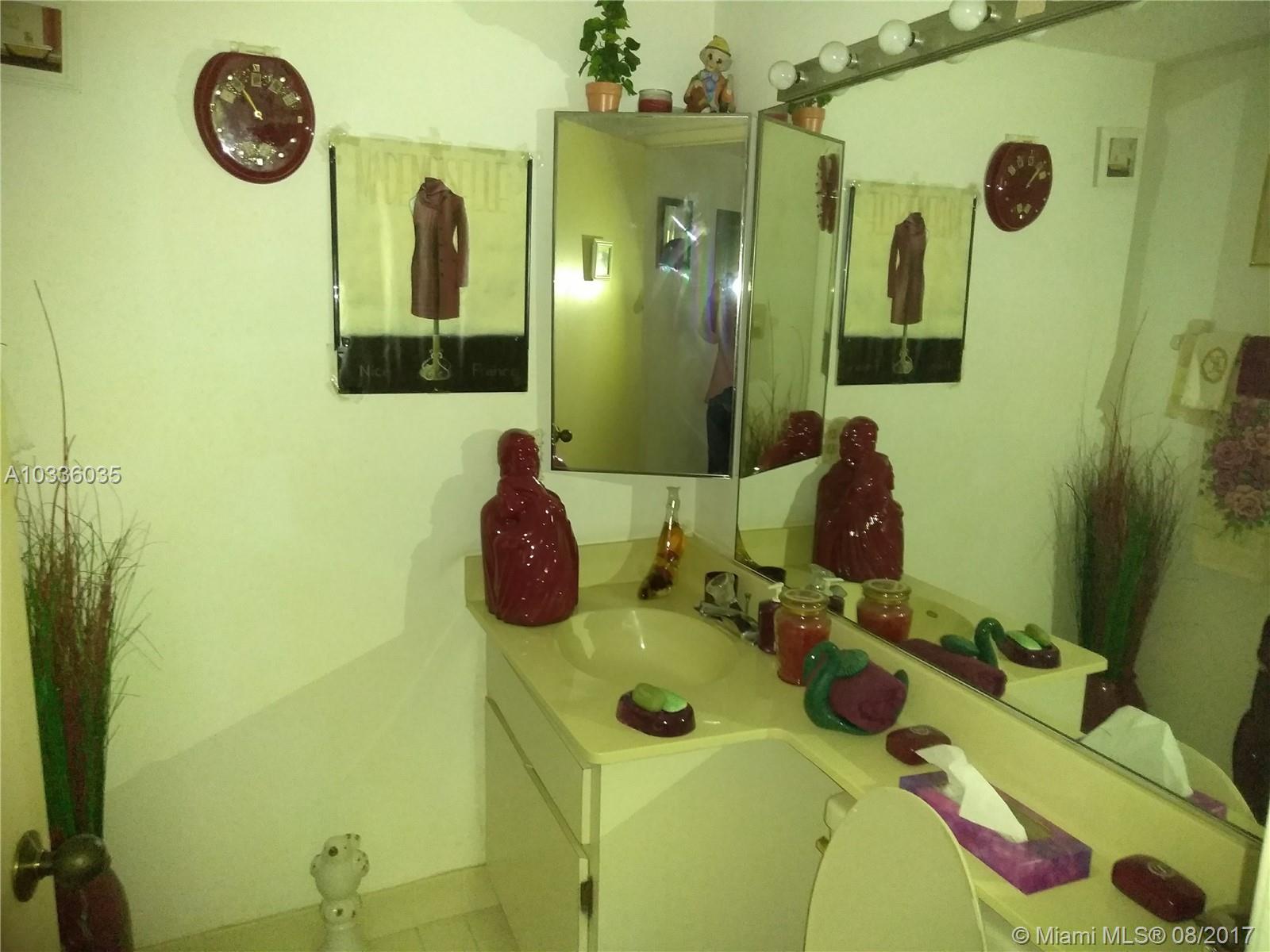 KENLAND POINTE CONDO II - Residential Lease