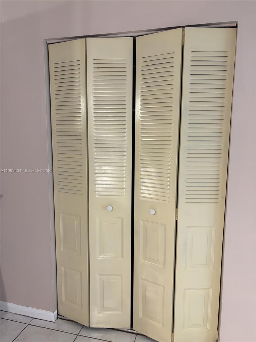 FOURTH GULFSTREAM GARDEN - Residential