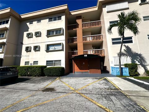 Photo of 410 SE 2nd St #102, Hallandale Beach, FL 33009 (MLS # A11983604)