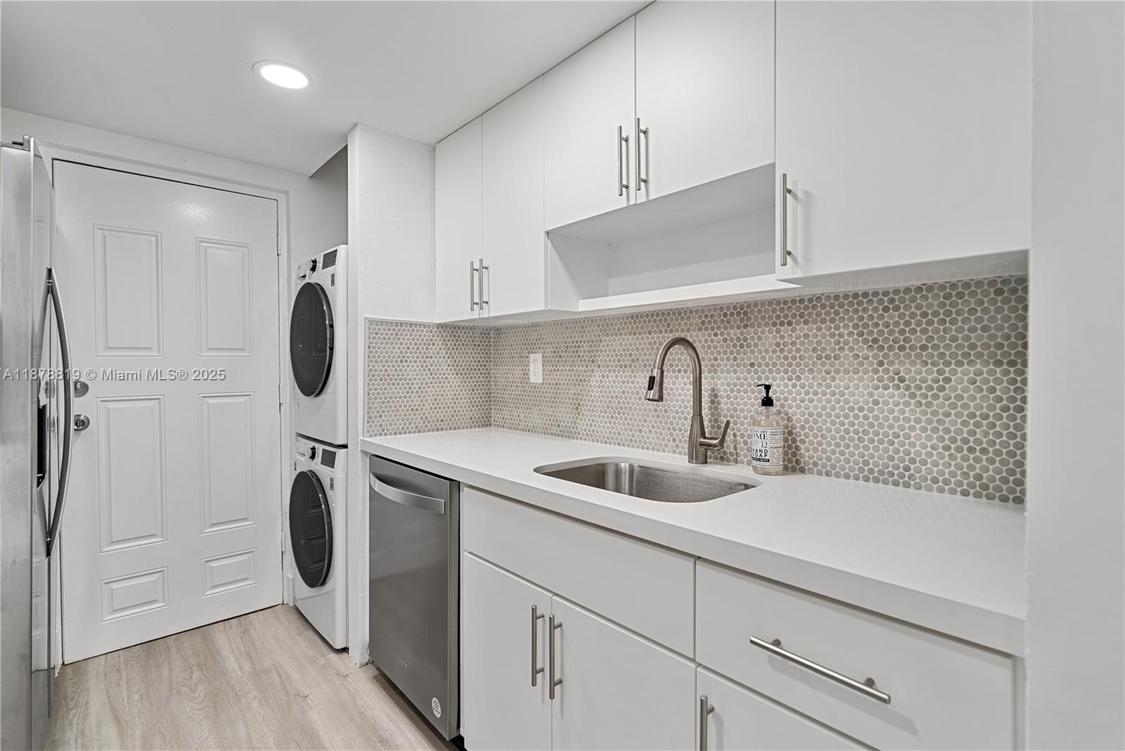 DOMINO TWO CONDO - Residential Lease