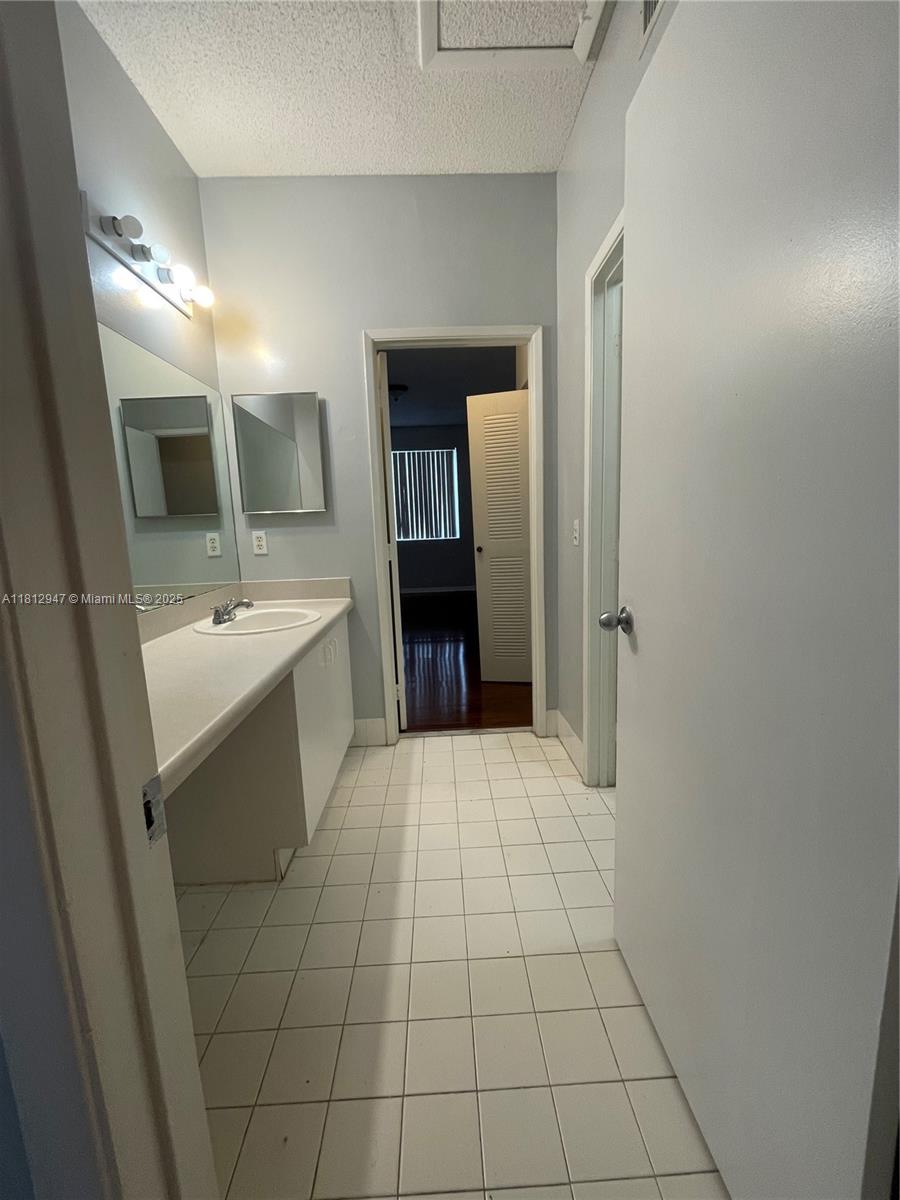 COURTYARDS AT DAVIE CONDO - Residential Lease