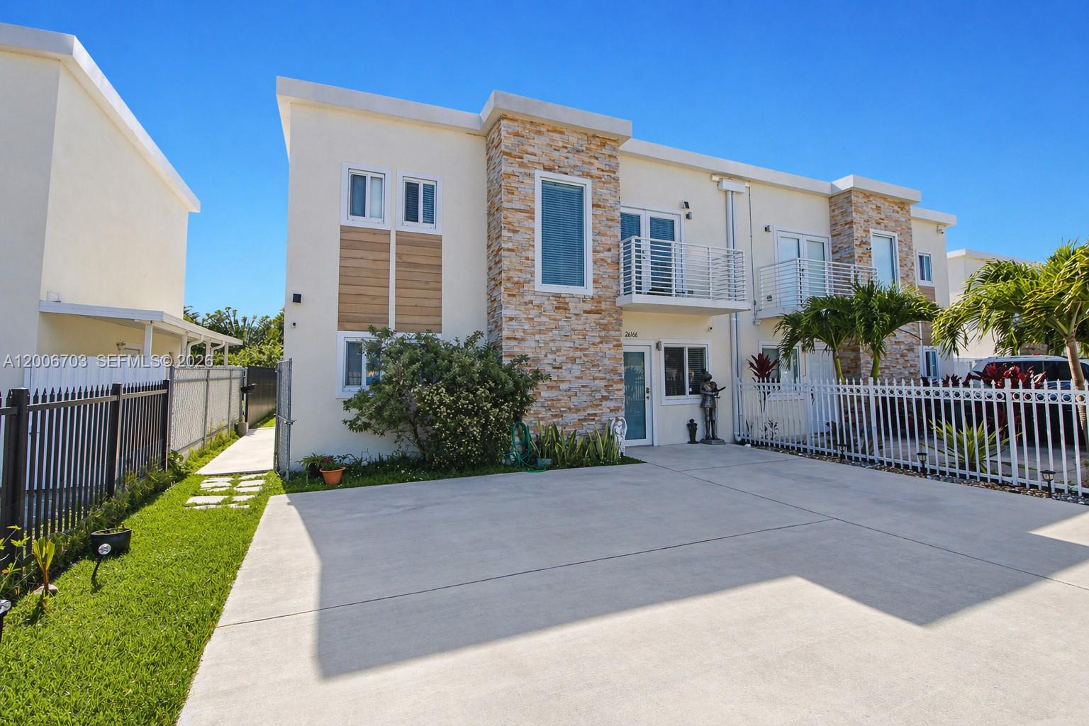 VITRAN AT NARANJA ESTATES - Residential