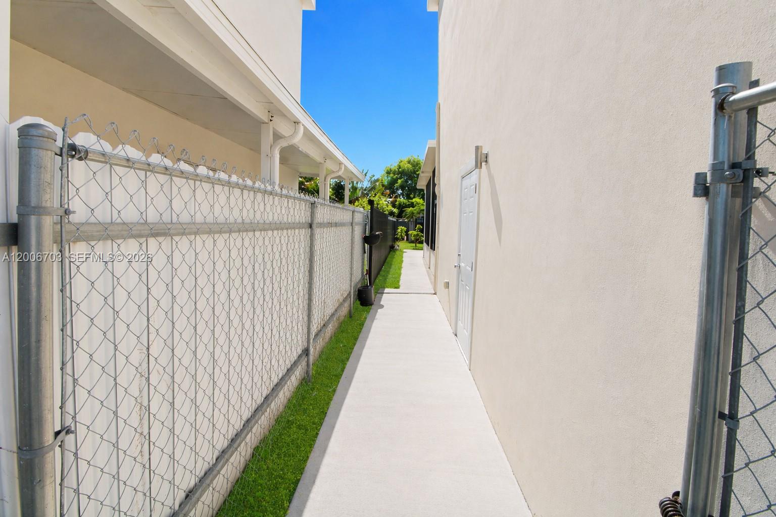 VITRAN AT NARANJA ESTATES - Residential