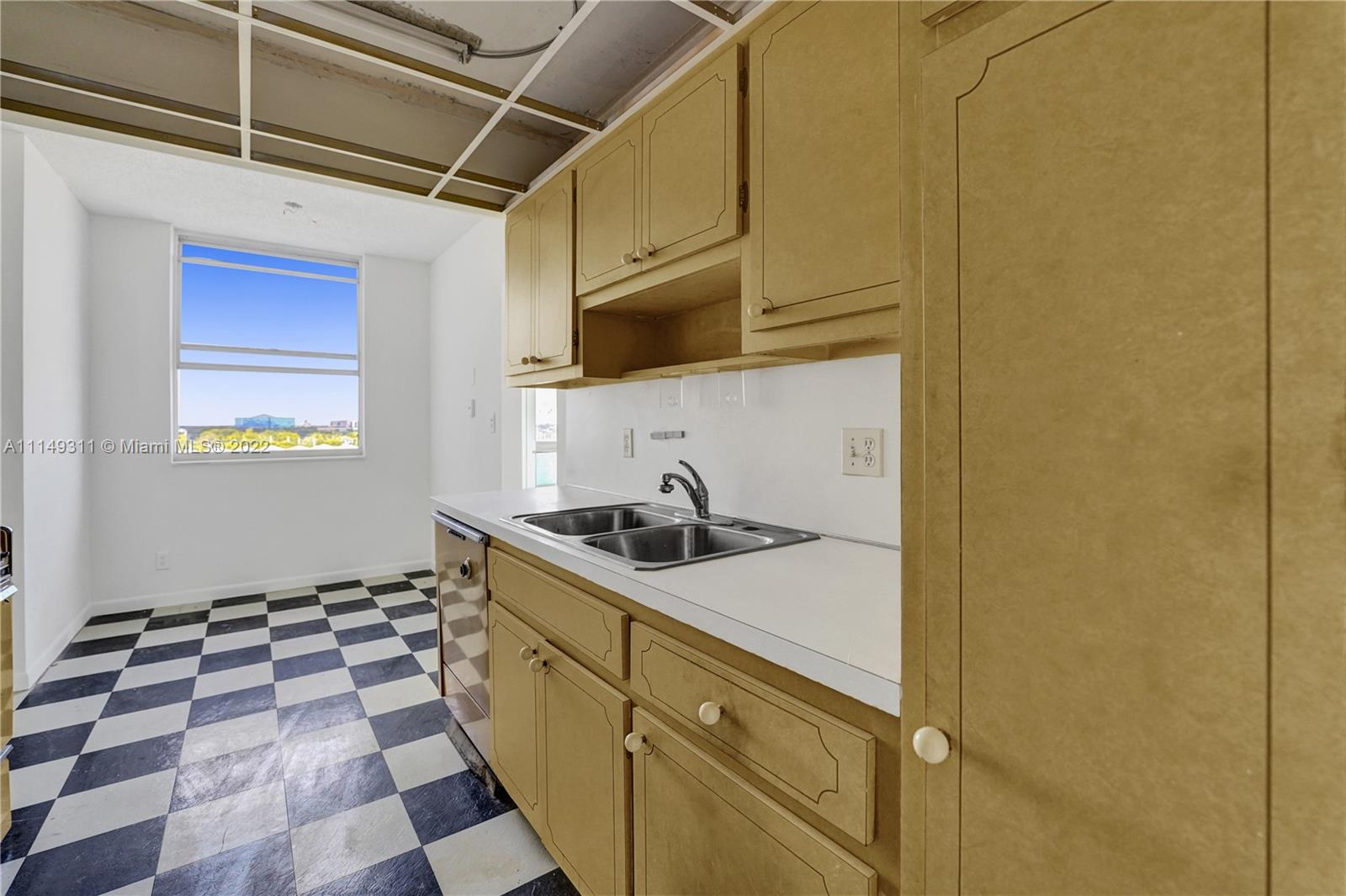 HILLCREST EAST 22 - Residential