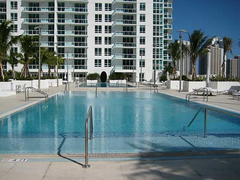 THE PLAZA 901 BRICKELL CO - Residential