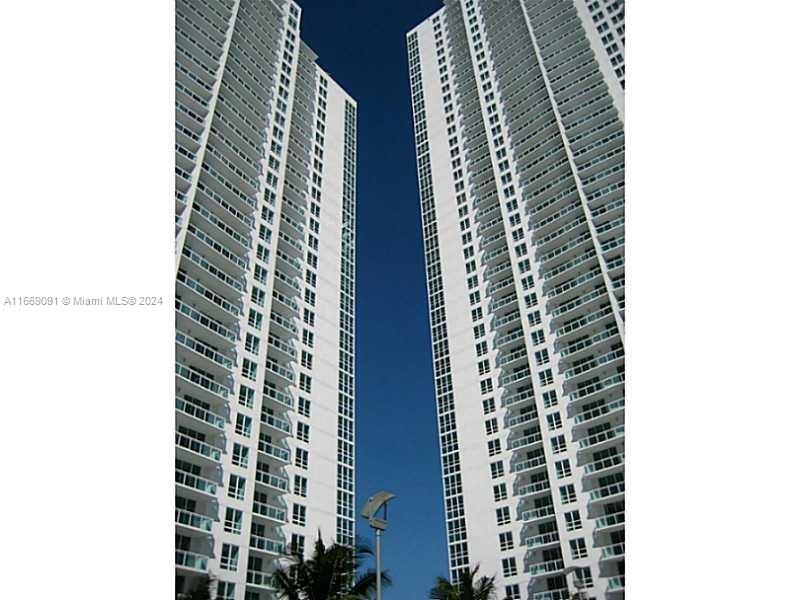THE PLAZA 901 BRICKELL CO - Residential