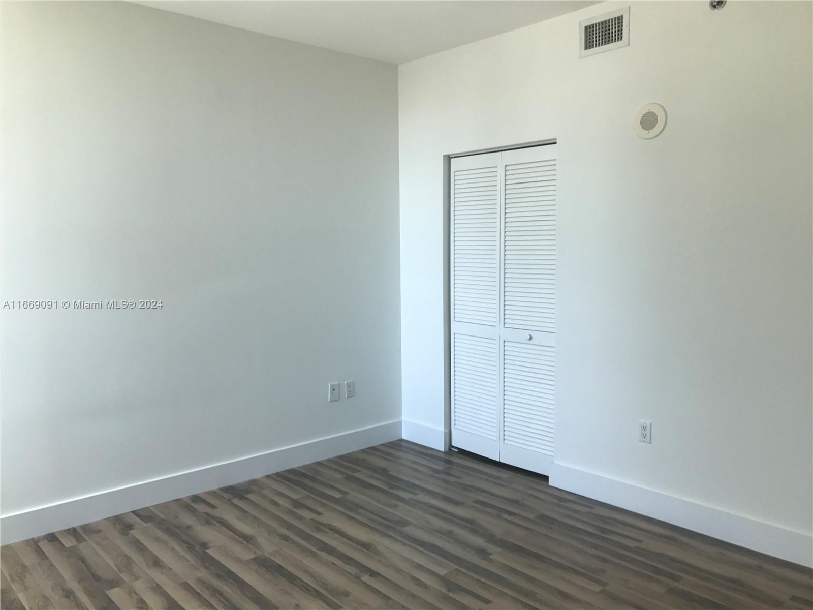 THE PLAZA 901 BRICKELL CO - Residential