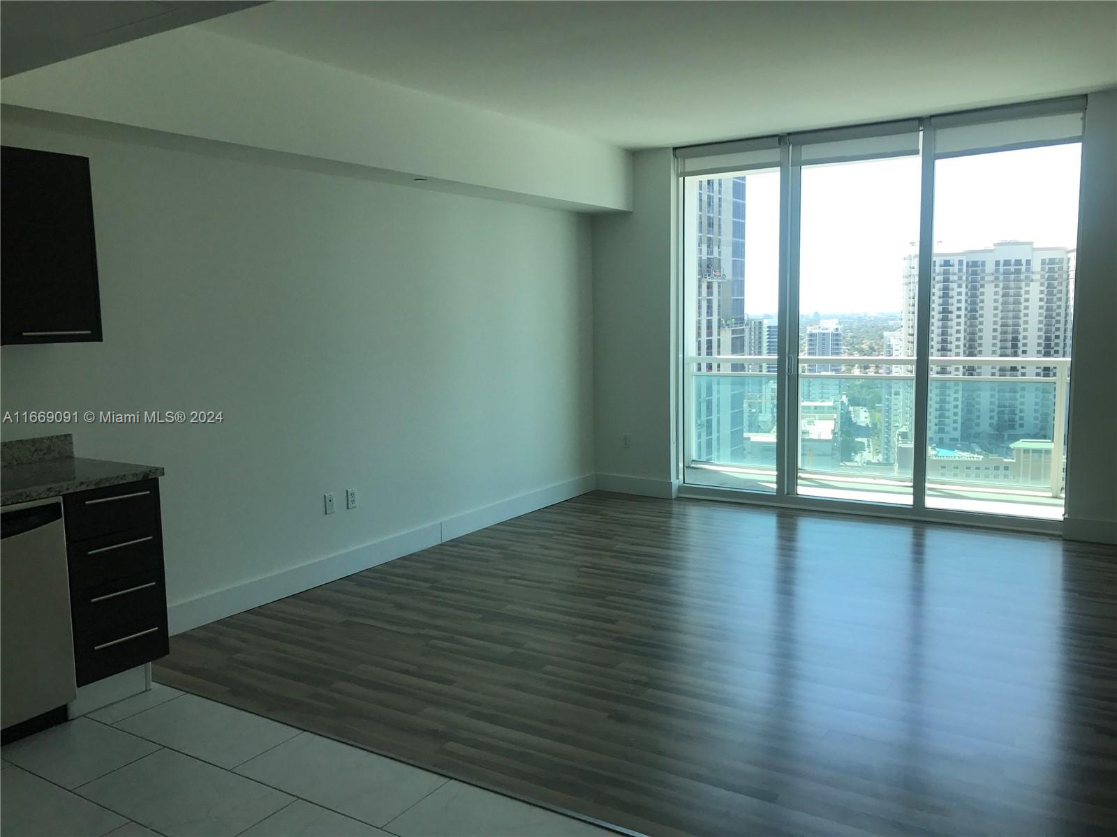 THE PLAZA 901 BRICKELL CO - Residential