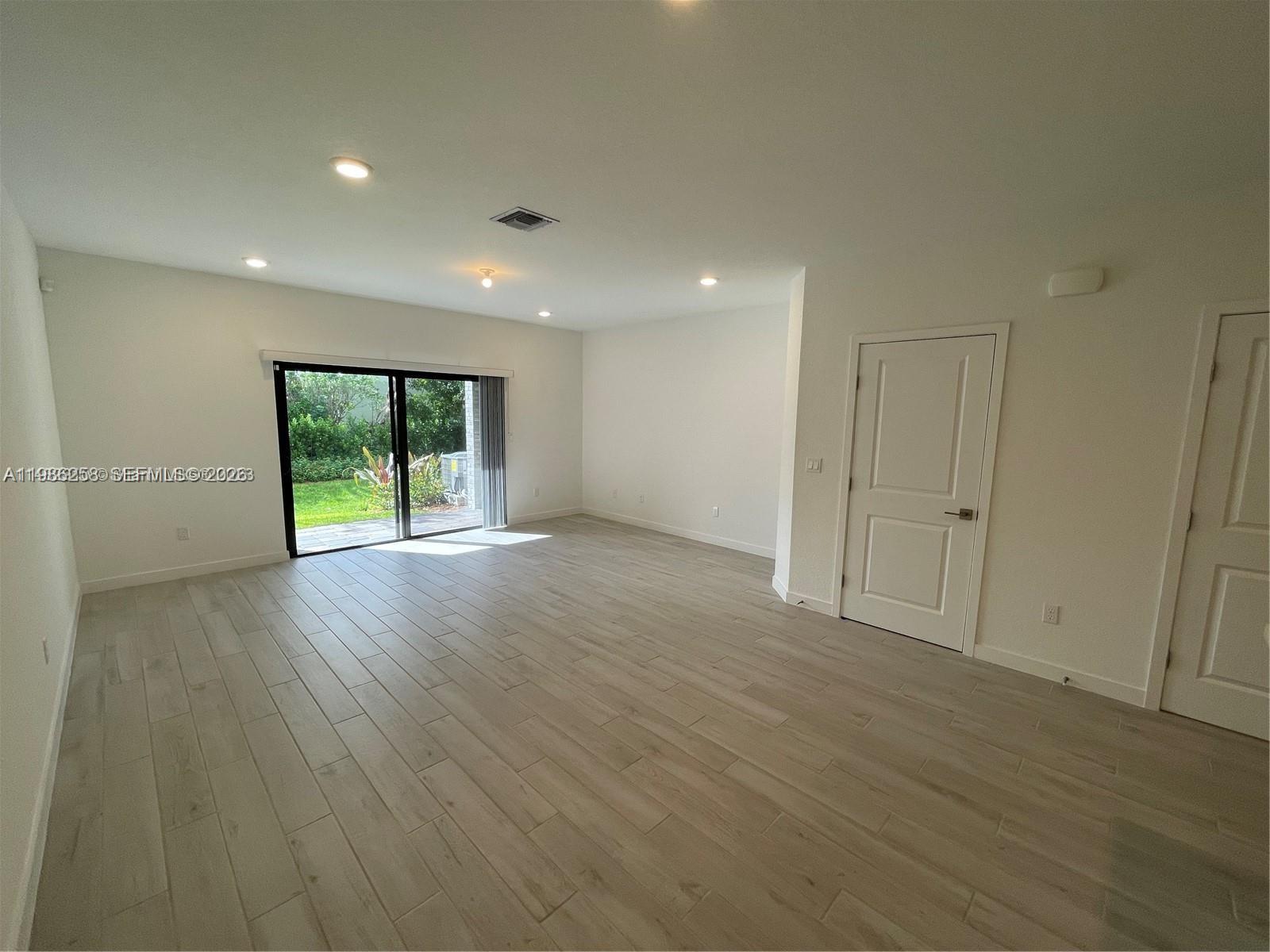 VILLAGE PARK AT DEERFIELD - Residential Lease