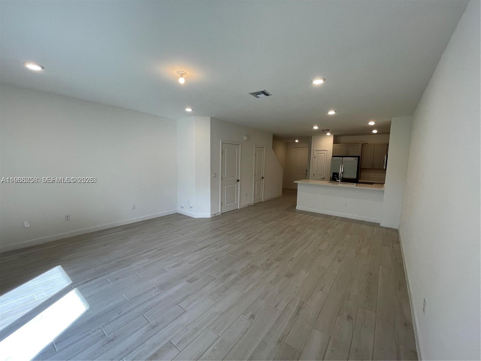 VILLAGE PARK AT DEERFIELD - Residential Lease