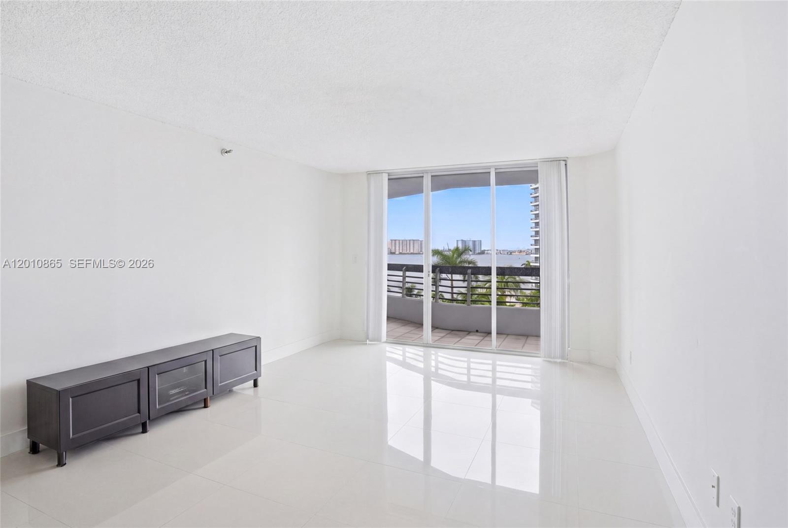 MYSTIC POINTE CONDO NO TW - Residential