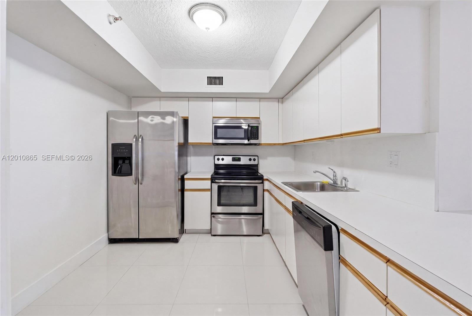 MYSTIC POINTE CONDO NO TW - Residential