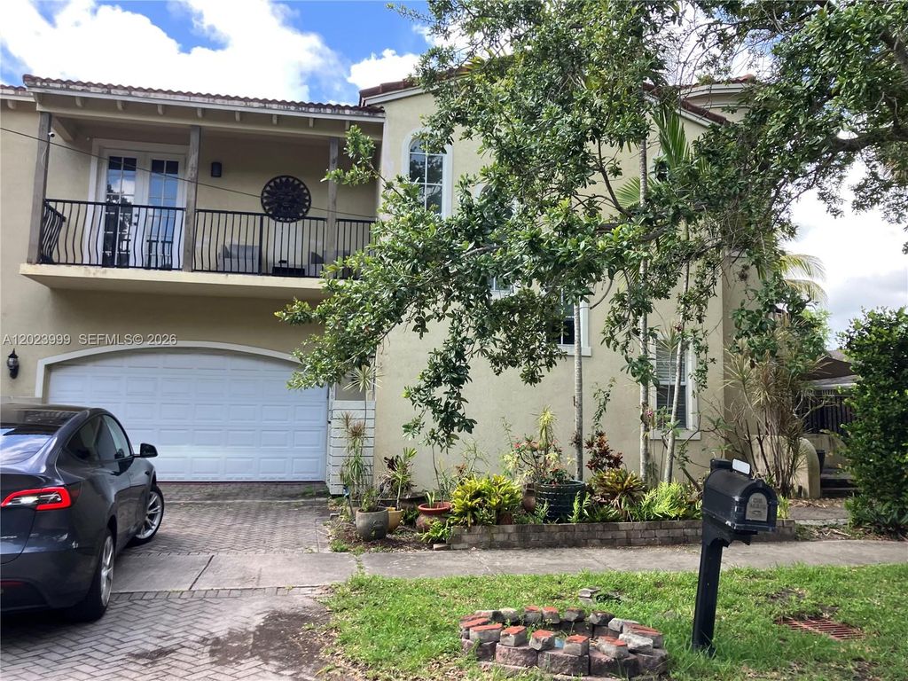 Photo of 1806 SW 23rd St, Fort Lauderdale, FL 33315 (MLS # A12023999)