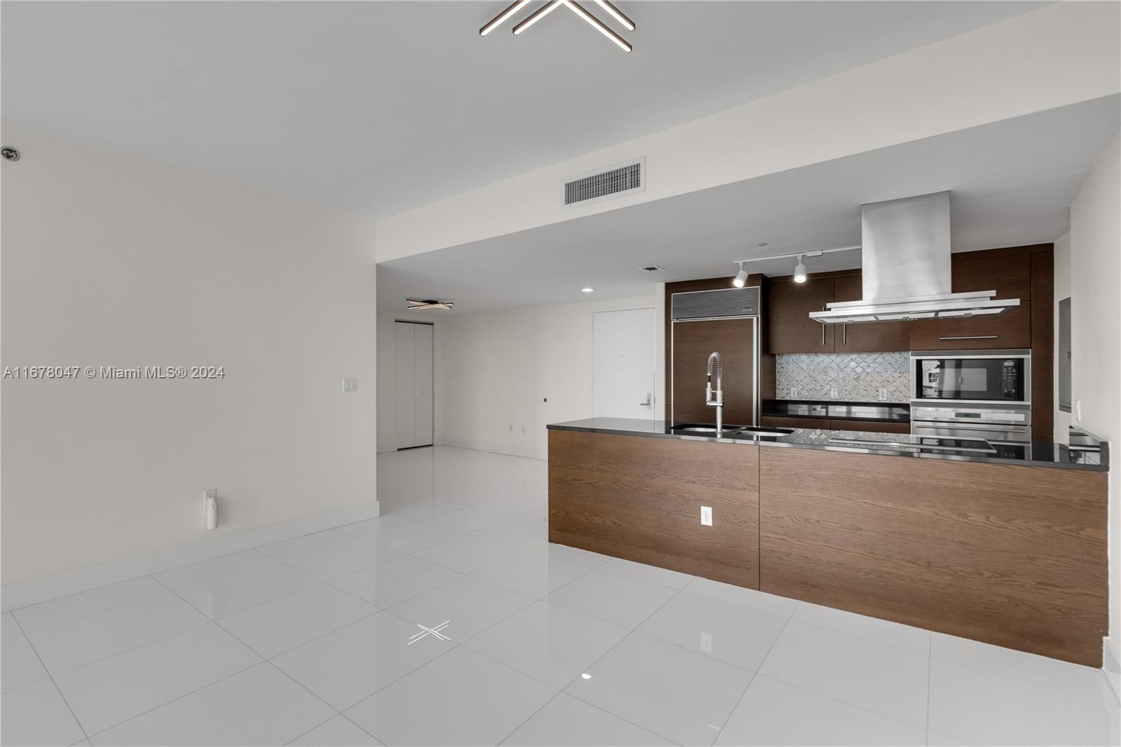 ICON BRICKELL NO TWO - Residential
