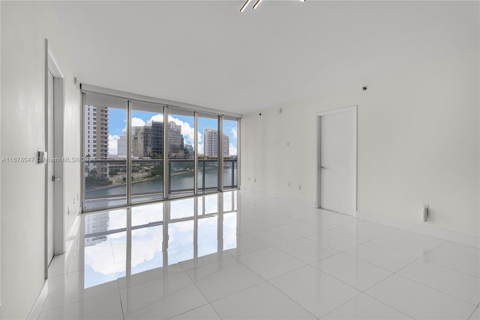 ICON BRICKELL NO TWO - Residential