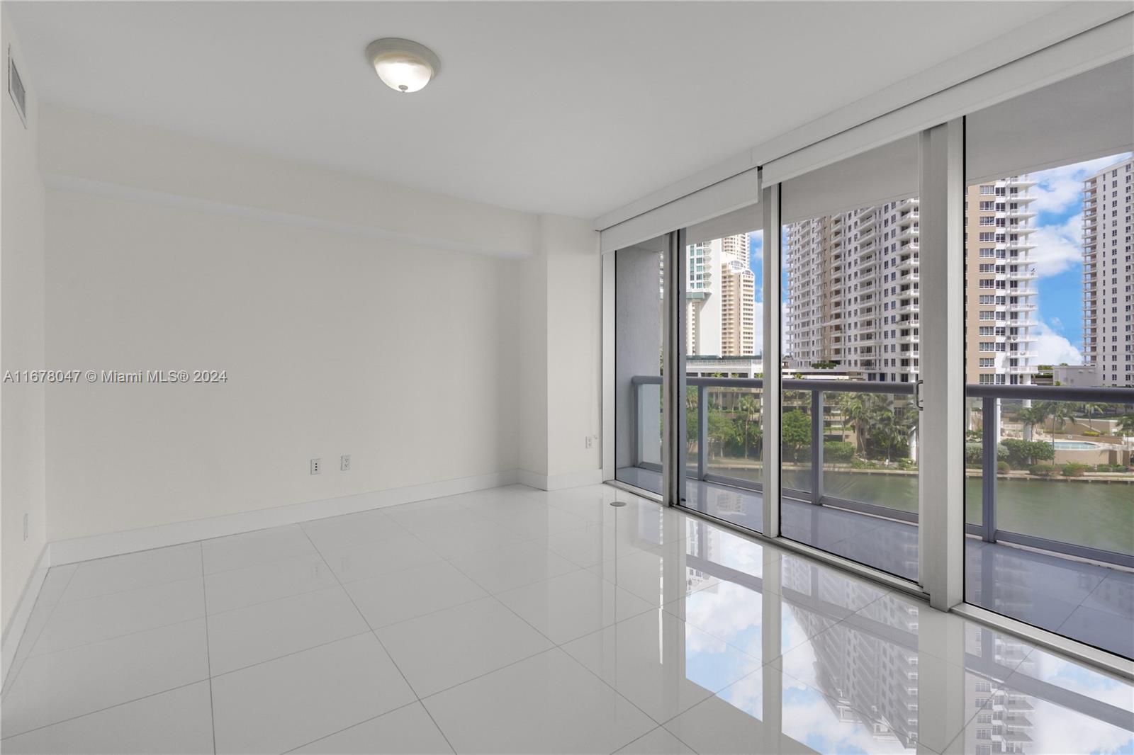 ICON BRICKELL NO TWO - Residential