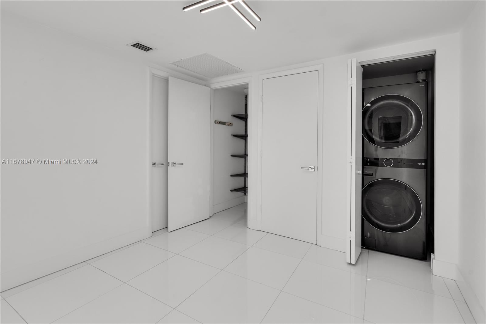 ICON BRICKELL NO TWO - Residential
