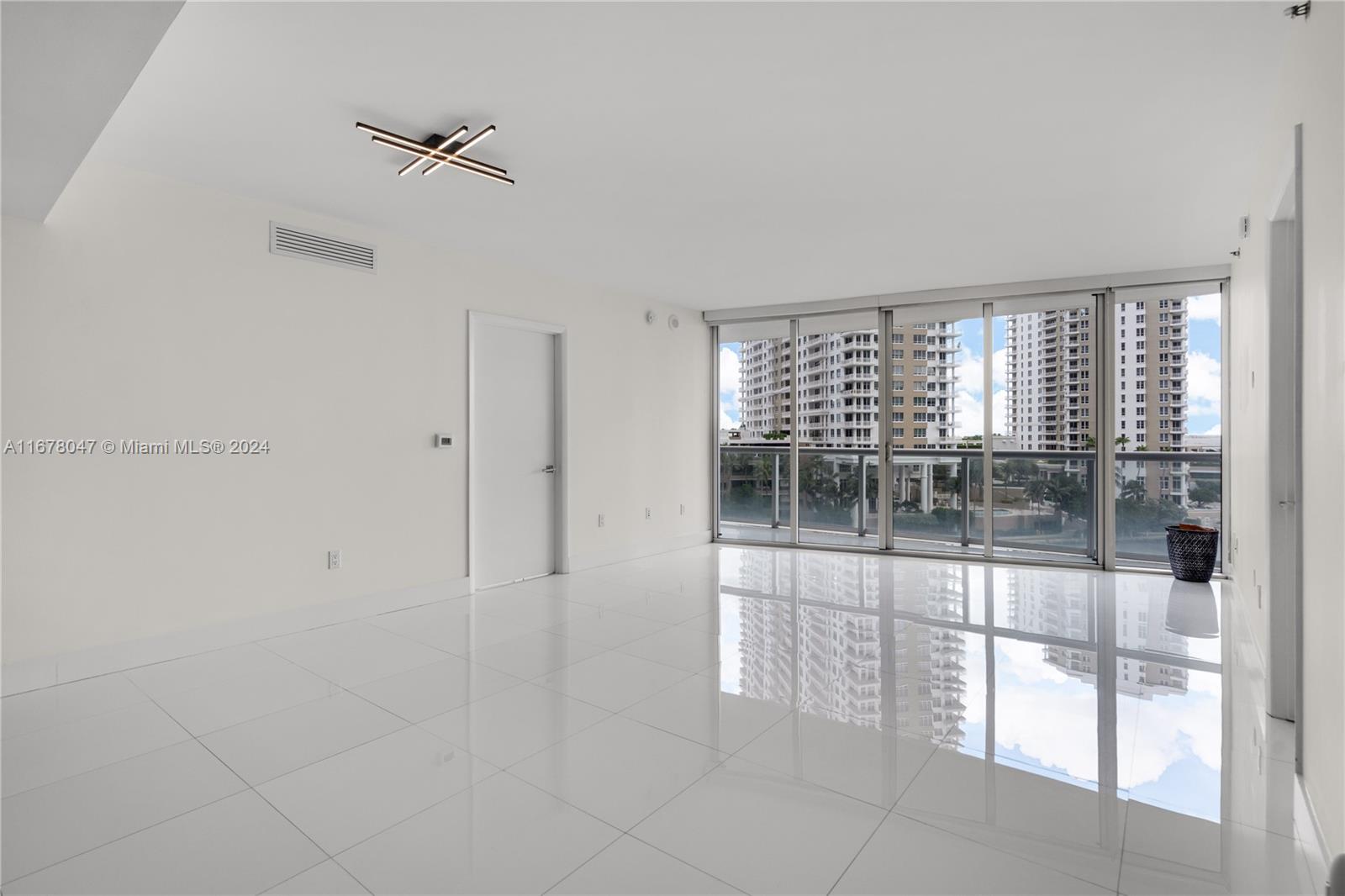 ICON BRICKELL NO TWO - Residential