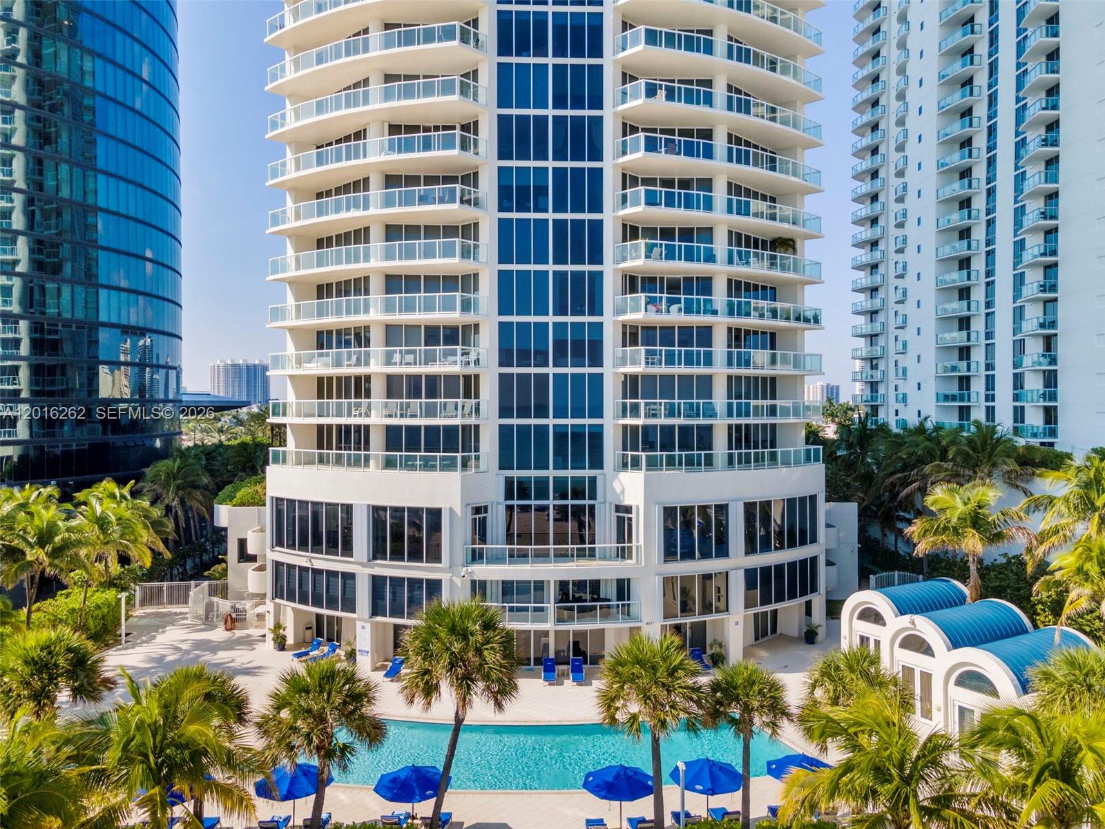 Properties 1 18671 Collins Ave 404