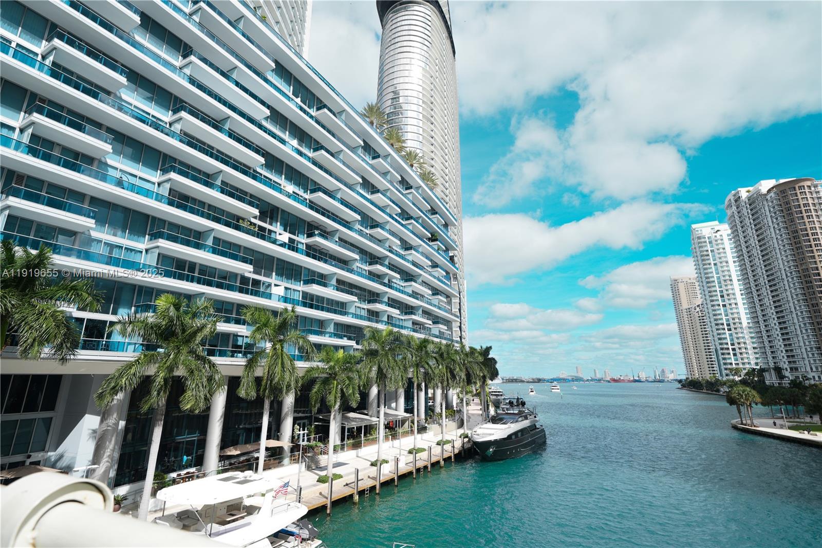 200 Biscayne Boulevard Way 3906