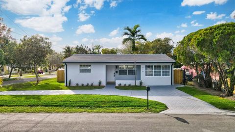 Single Family Residence in Hallandale Beach FL 916 7th Ave Ave.jpg