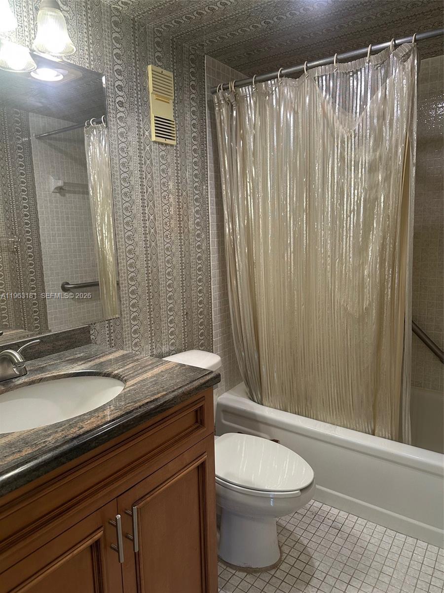 PARK PLACE CONDOMINIUM - Residential Lease