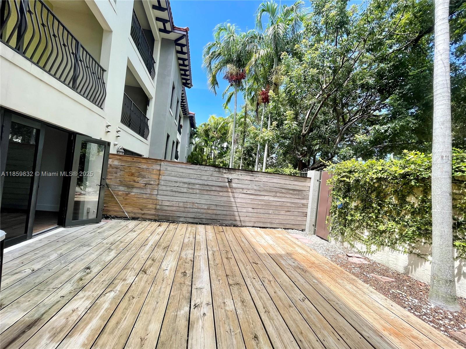 GROVE VILLAS CONDO - Residential