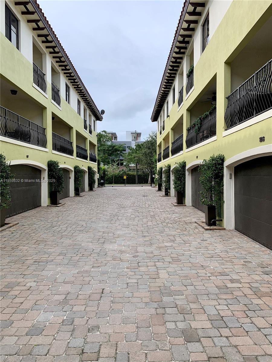 3204 Bird Ave 105